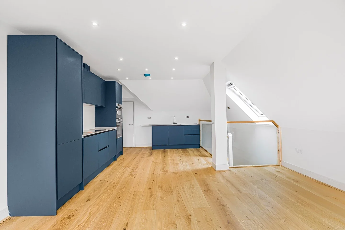 Flat Bow Lane in Greater London