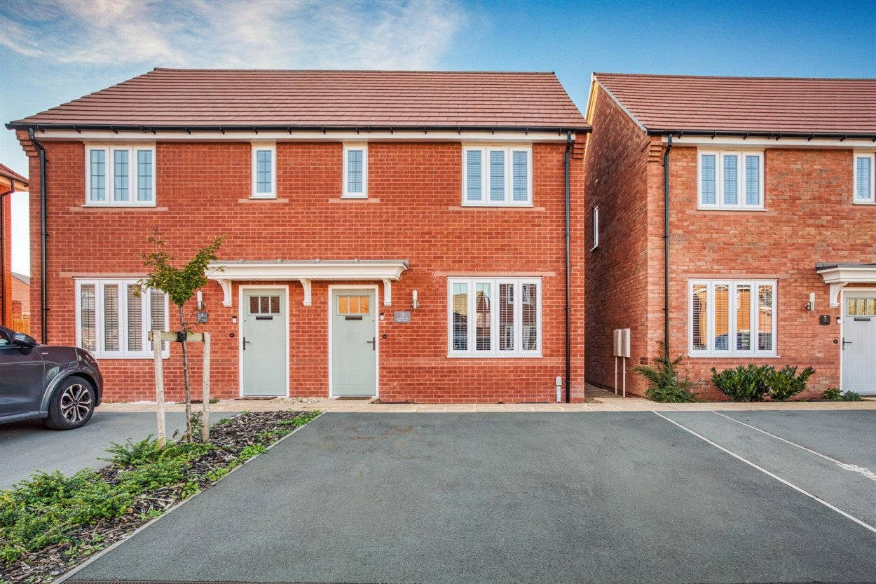 House Cloudberry Close in Derby