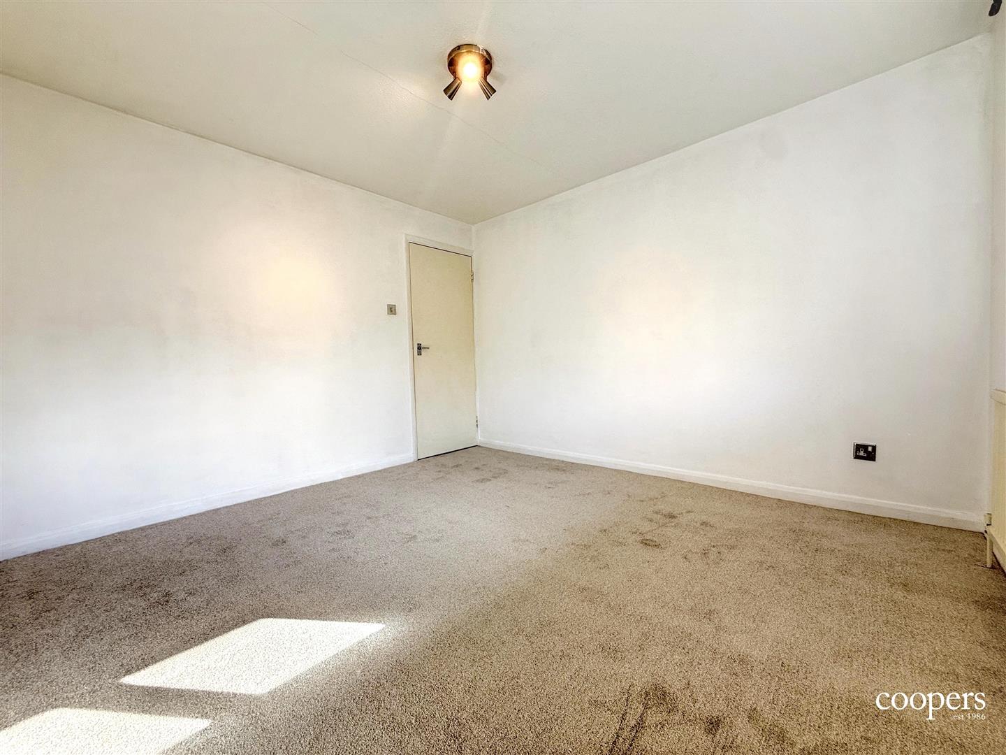Flat Regency Drive in Greater London