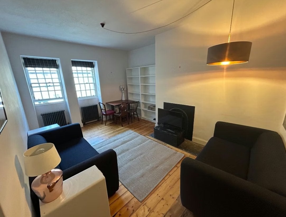 Flat Well Court in City of Edinburgh