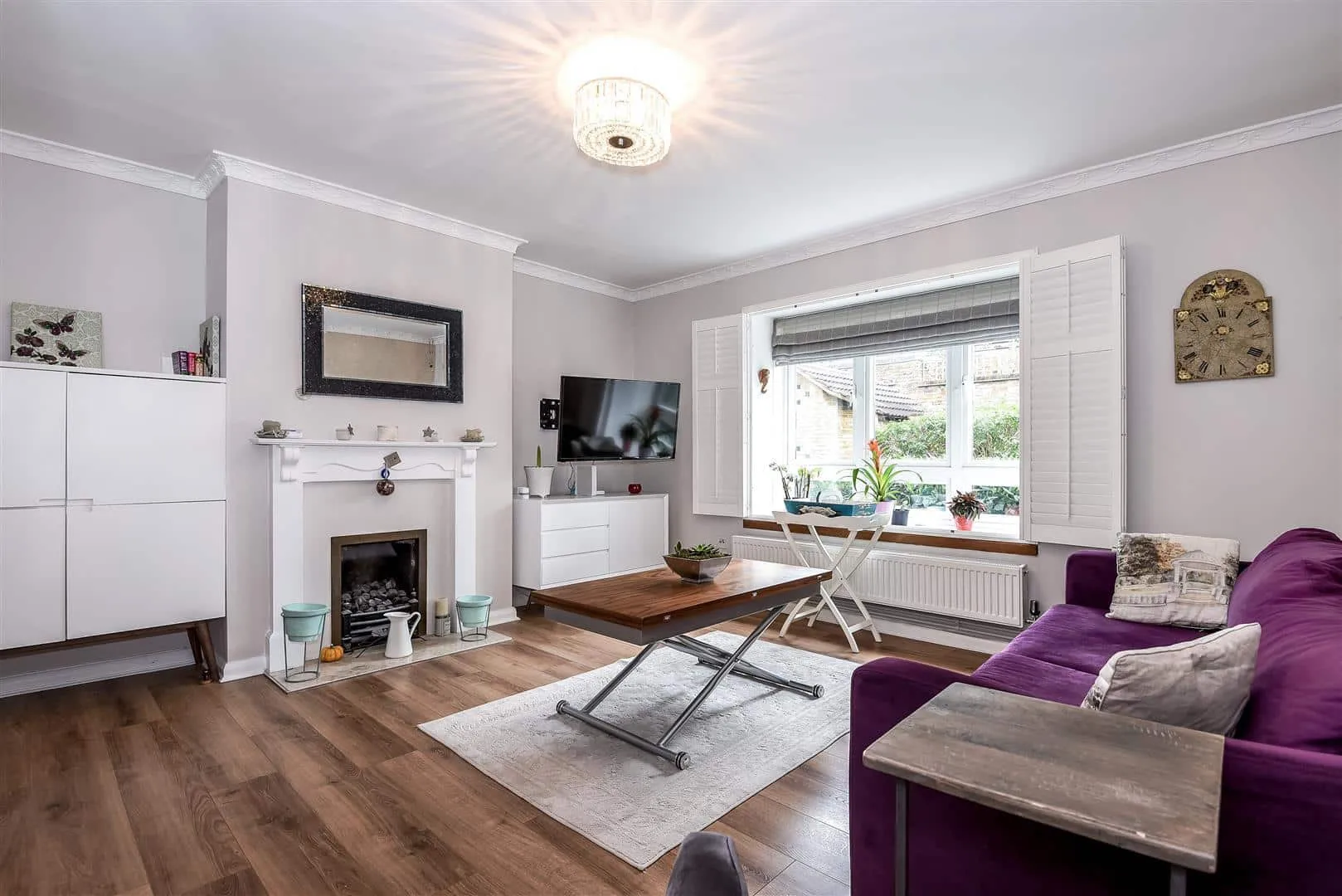 Flat Essex Court in Greater London