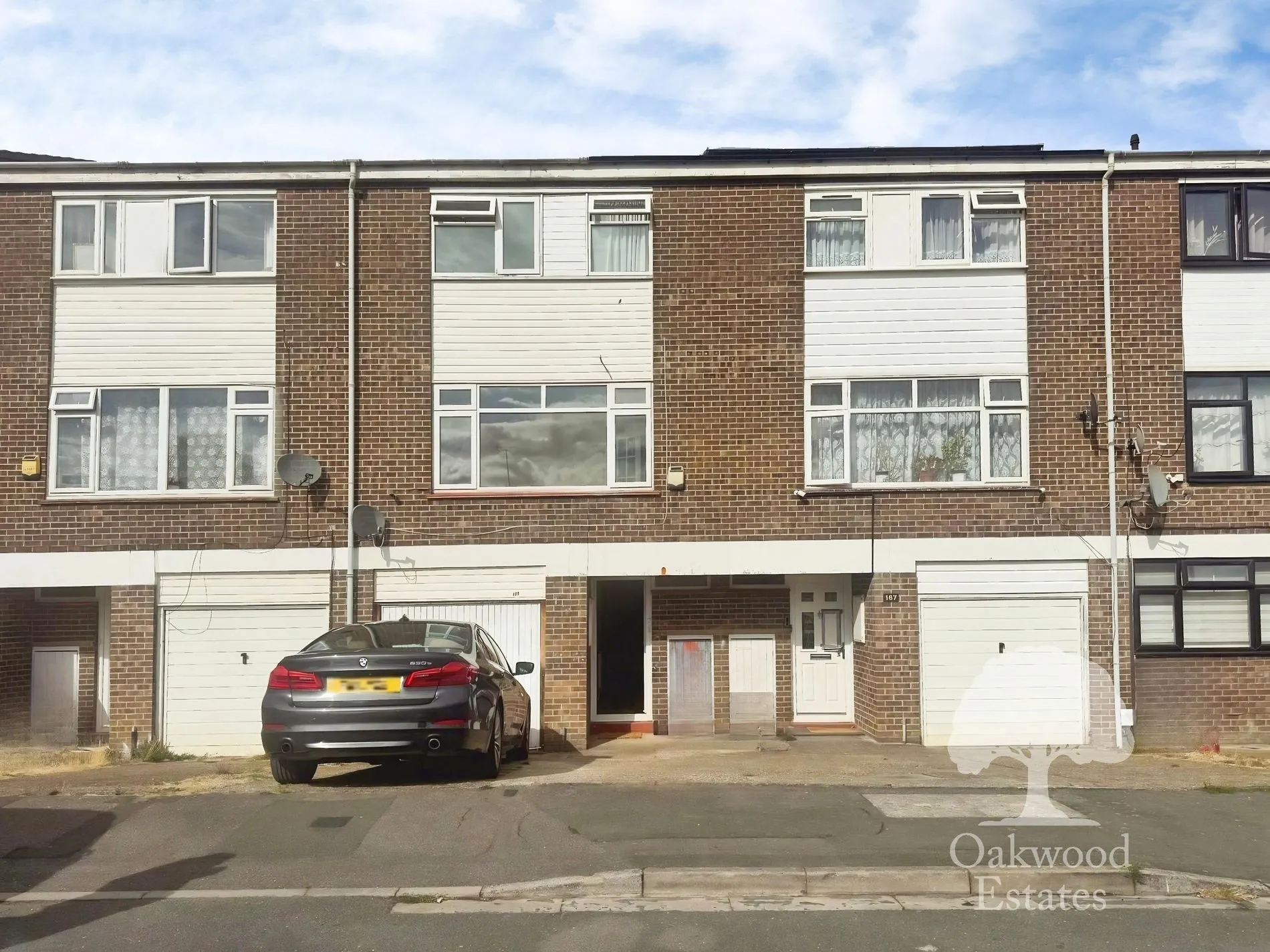 House Weekes Drive in Slough