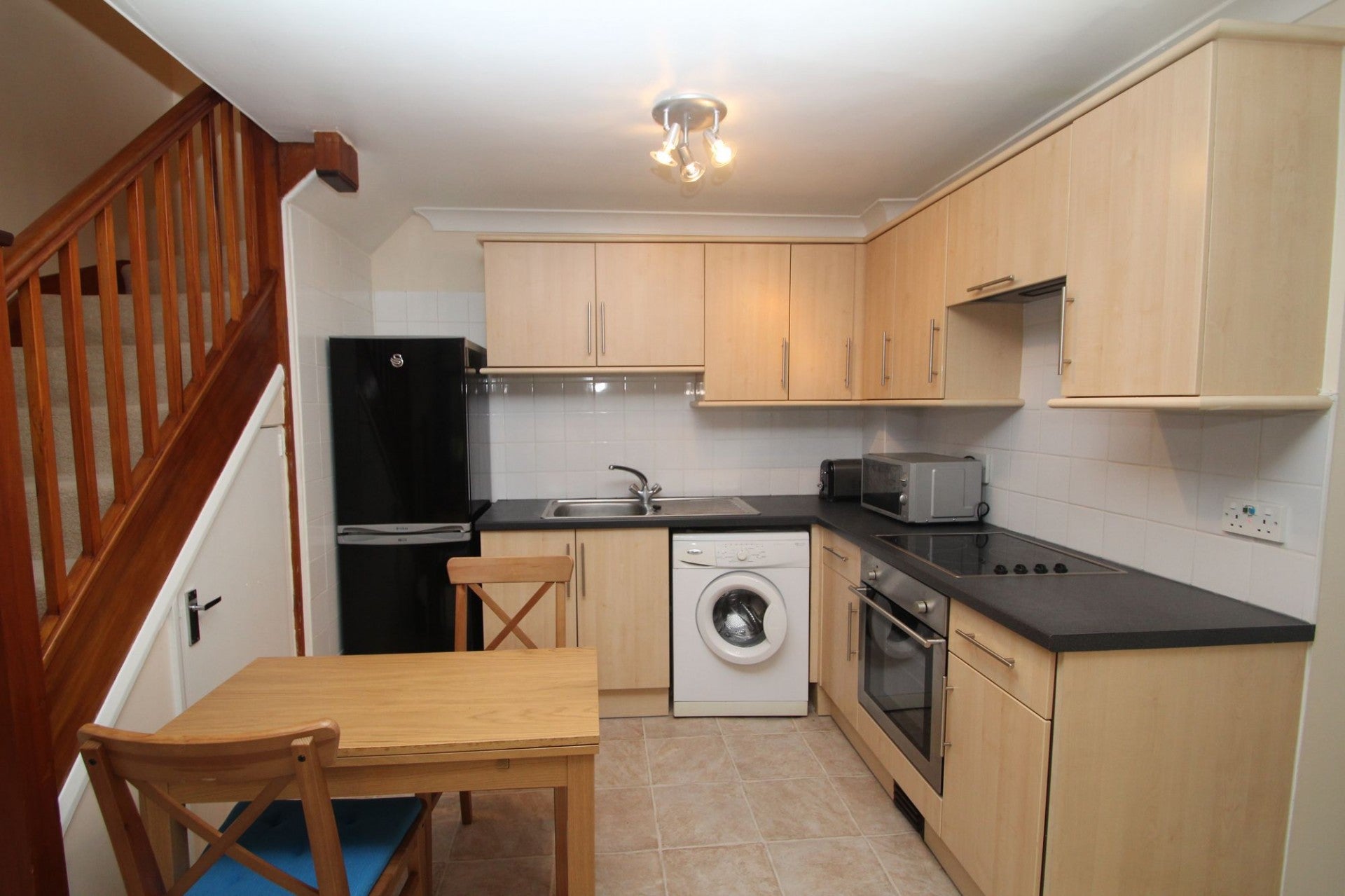 Flat Davies Court in High Wycombe