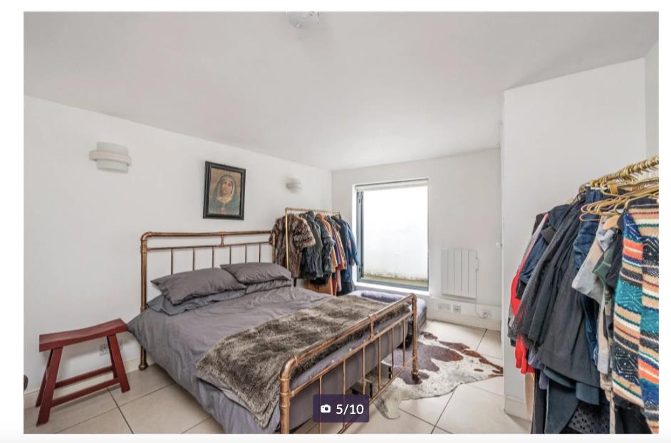 Flat Kelvedon Road in Greater London