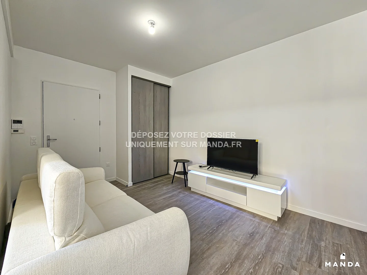 Flat Place Gaston Viens in Orly