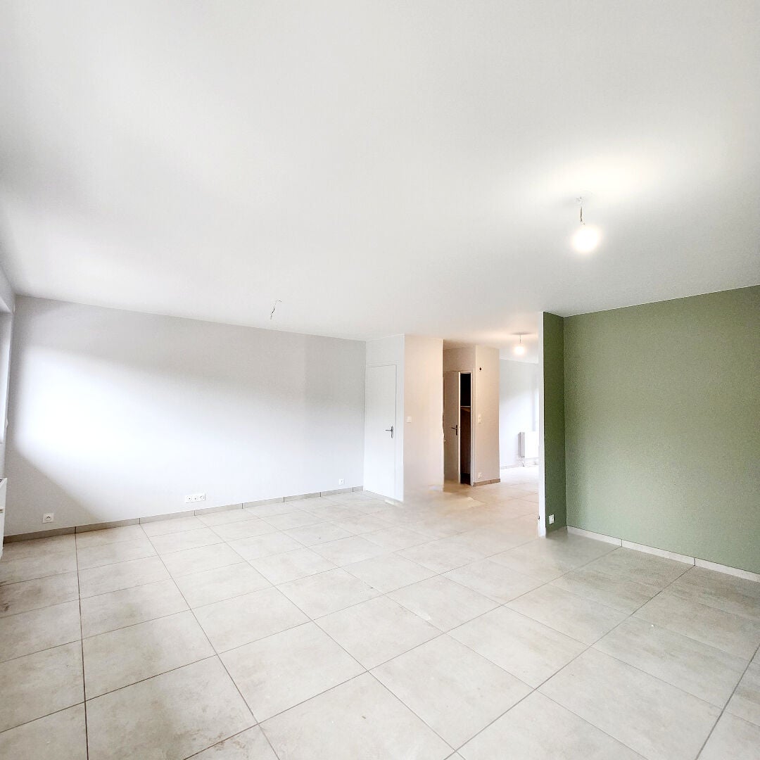 Flat Avenue Mellet Mandard in Saint-Just-Saint-Rambert
