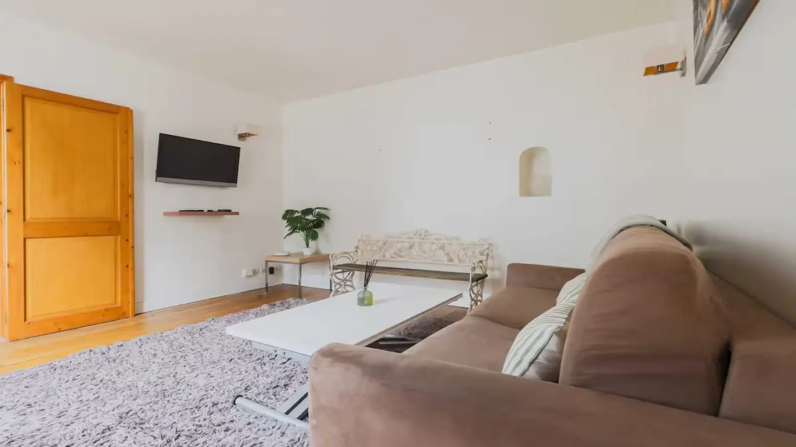 Flat Rue Augereau in Paris