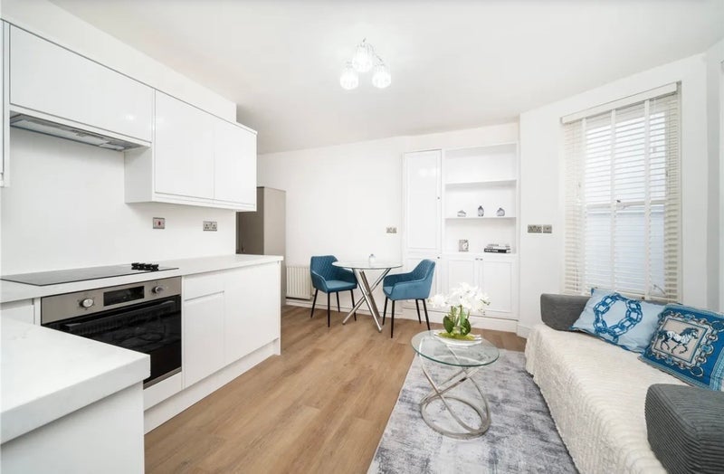 Flat Nevern Place in Greater London