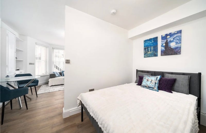 Flat Nevern Place in Greater London