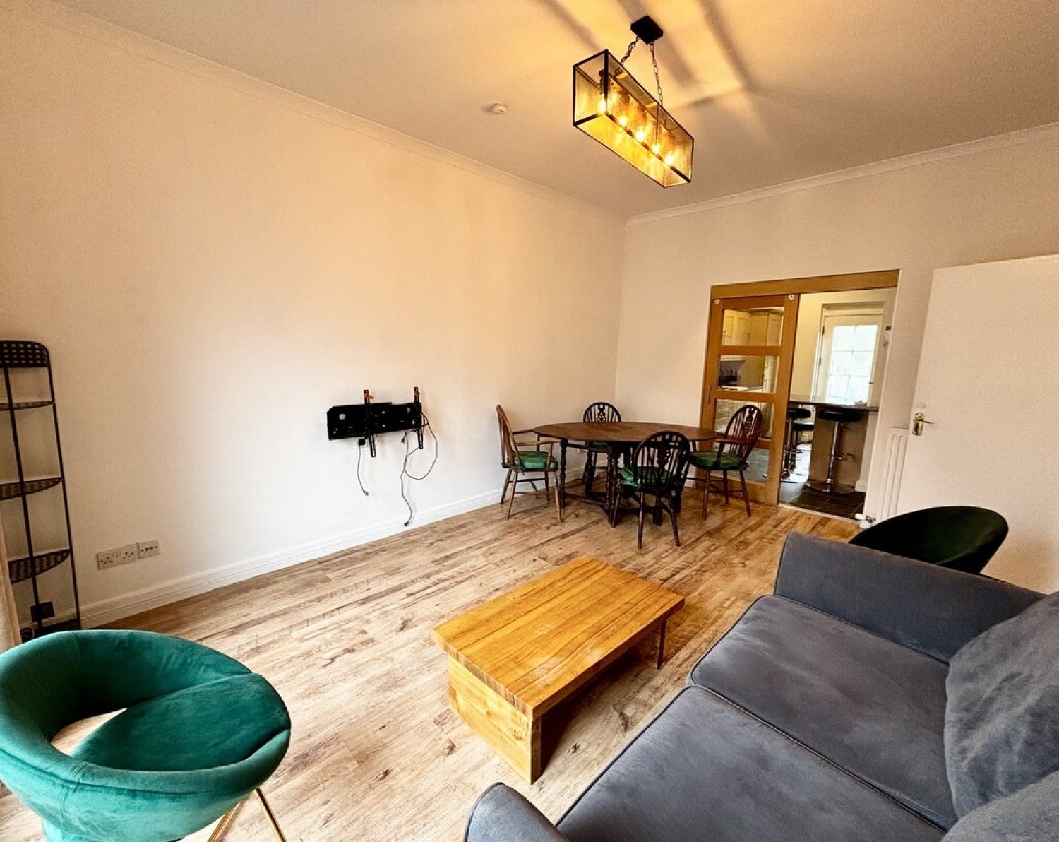 Flat Lynedoch Crescent in Glasgow