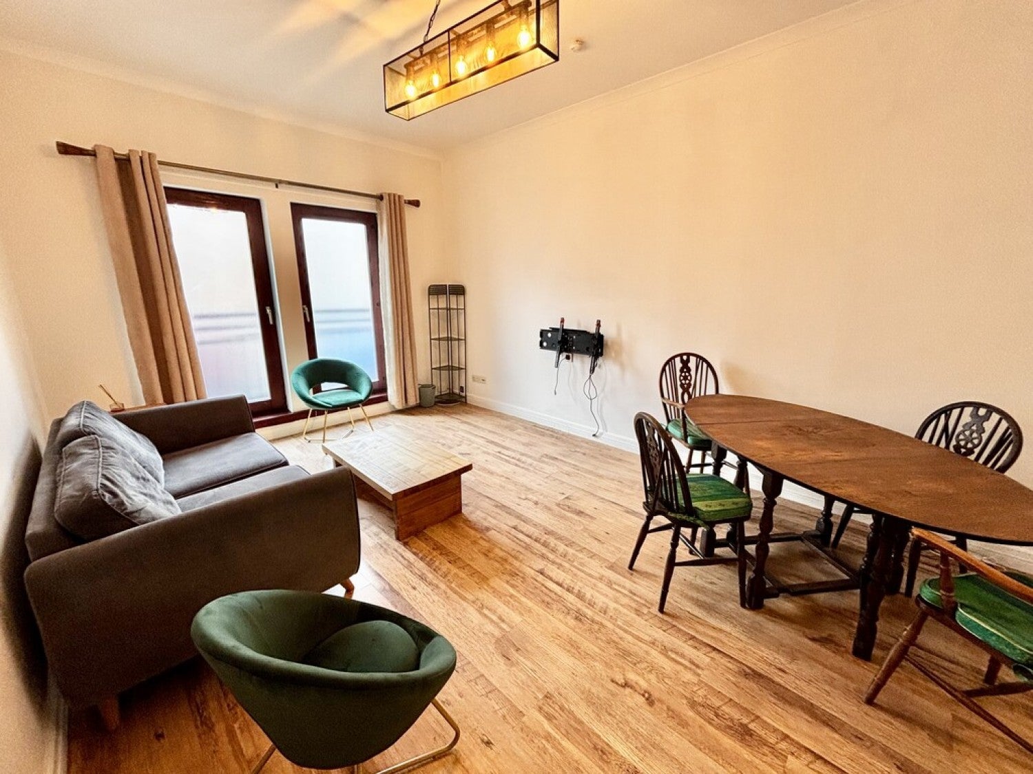 Flat Lynedoch Crescent in Glasgow