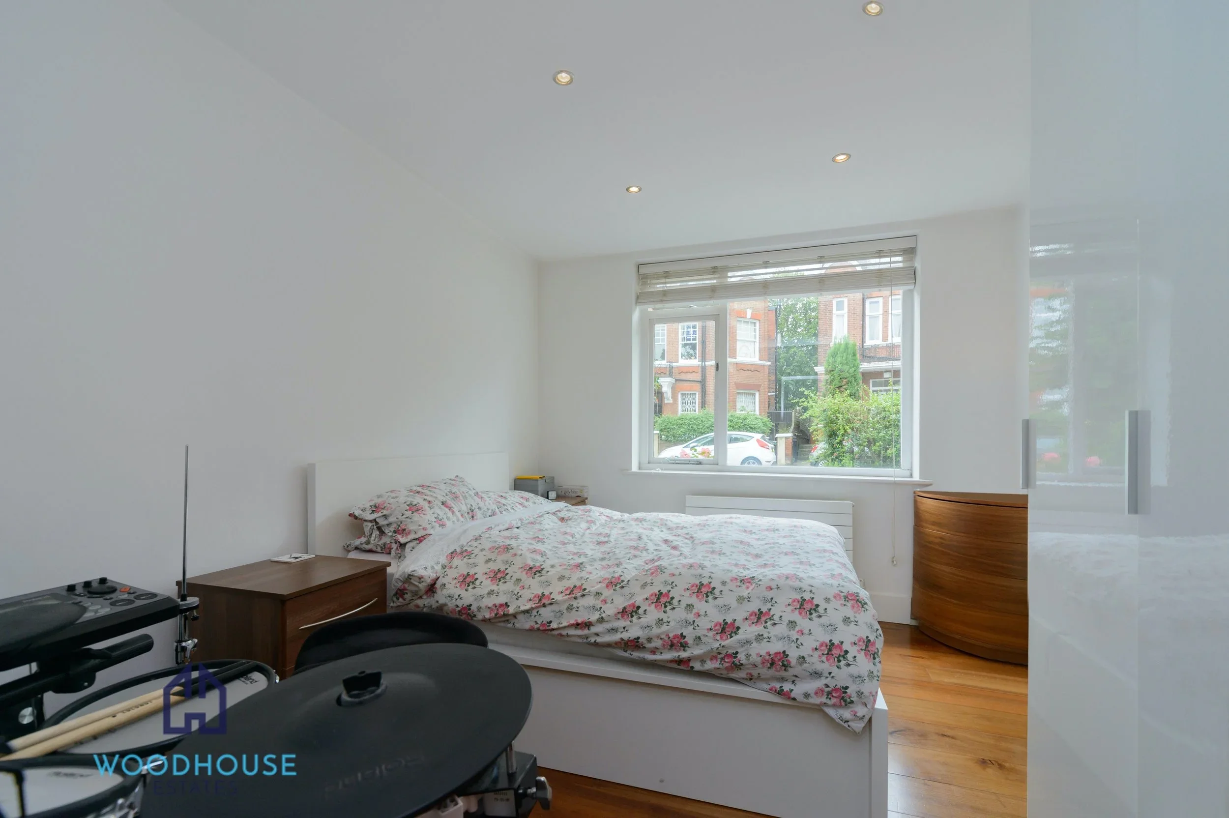Flat Lymington Road in Greater London