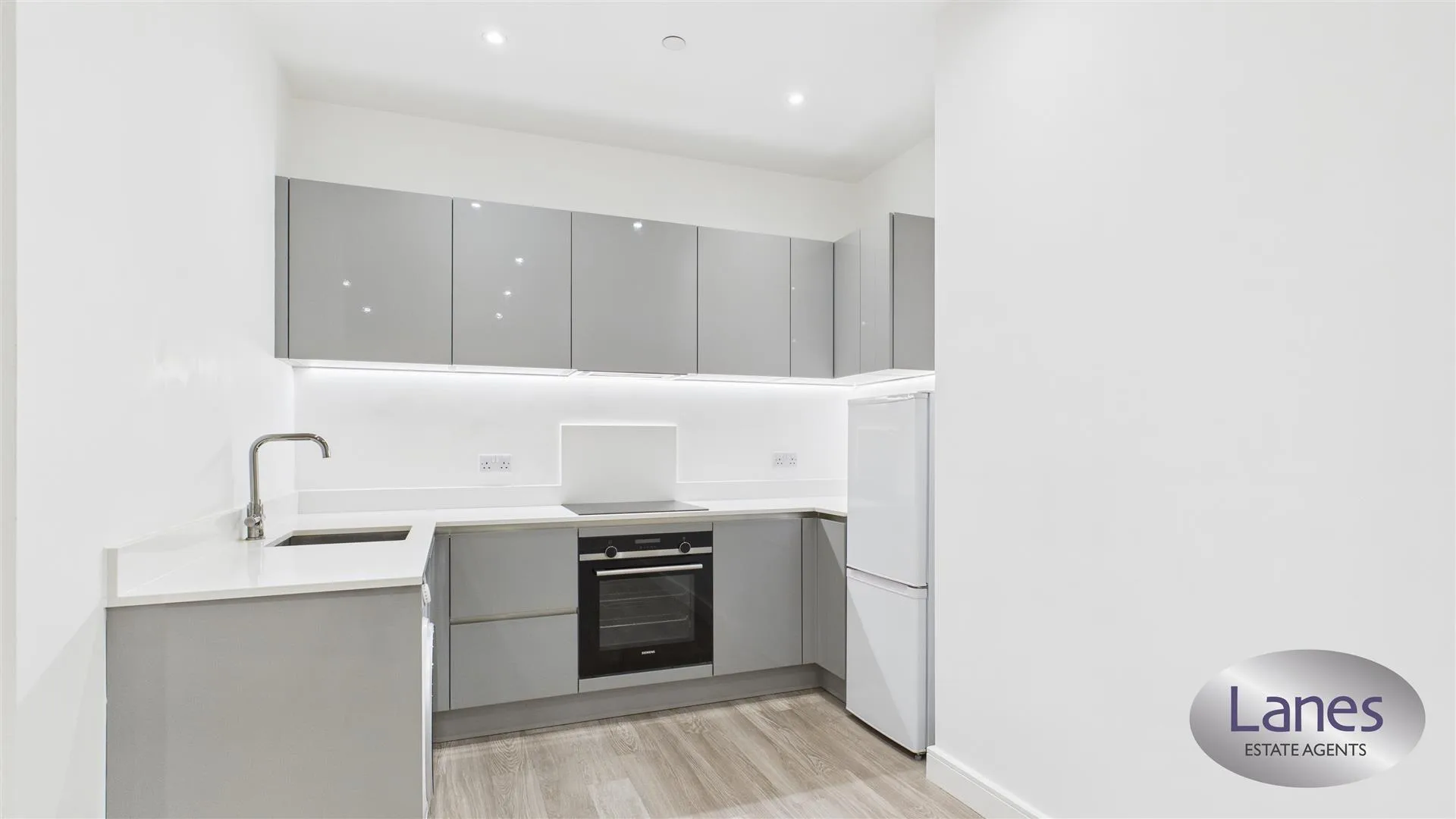 Flat Giles Cresent in Stevenage