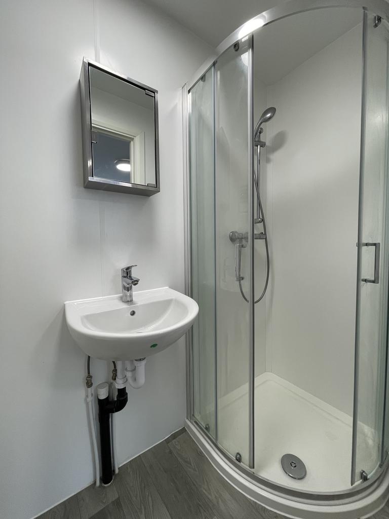 Room Princes Avenue in Greater London