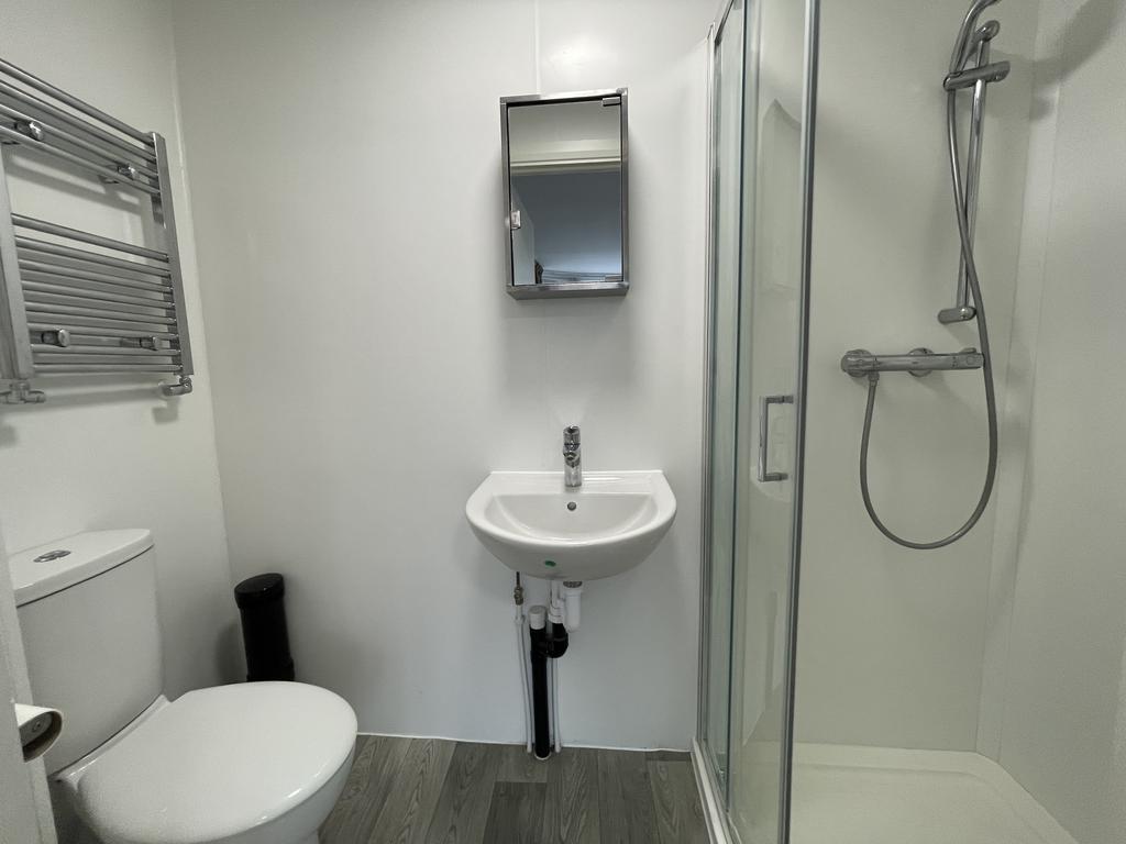 Room Princes Avenue in Greater London