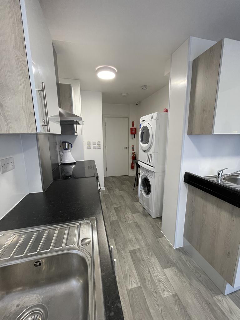 Room Princes Avenue in Greater London