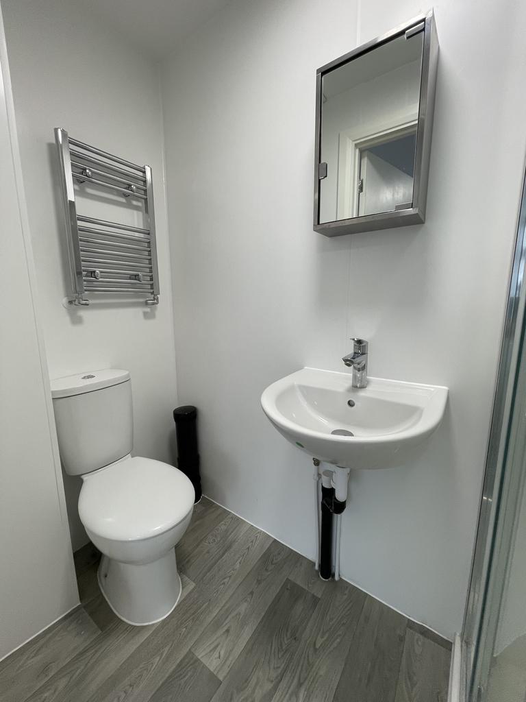 Room Princes Avenue in Greater London