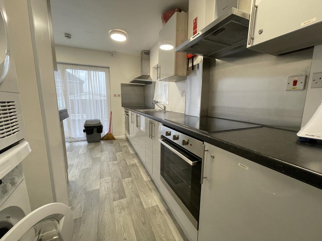 Room Princes Avenue in Greater London