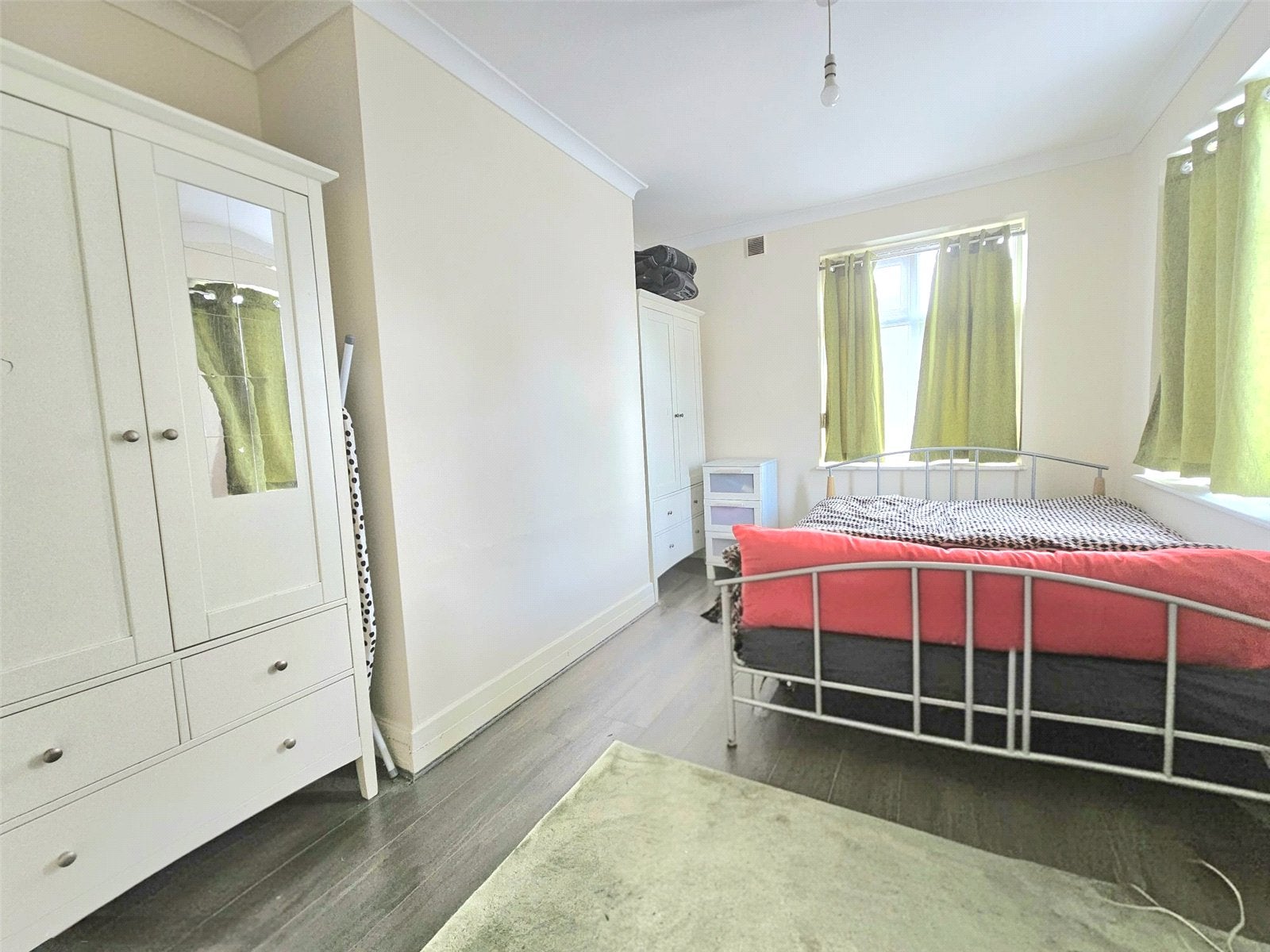 Flat Slewins Lane in Greater London