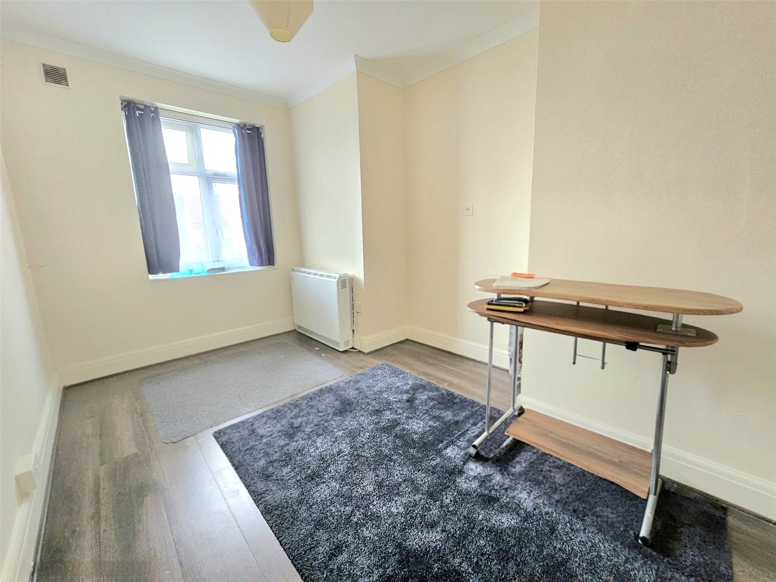 Flat Slewins Lane in Greater London