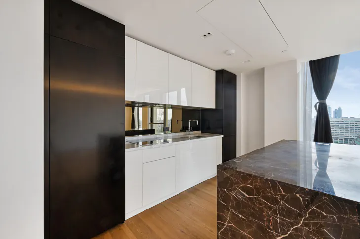 Flat Belvedere Road in Greater London