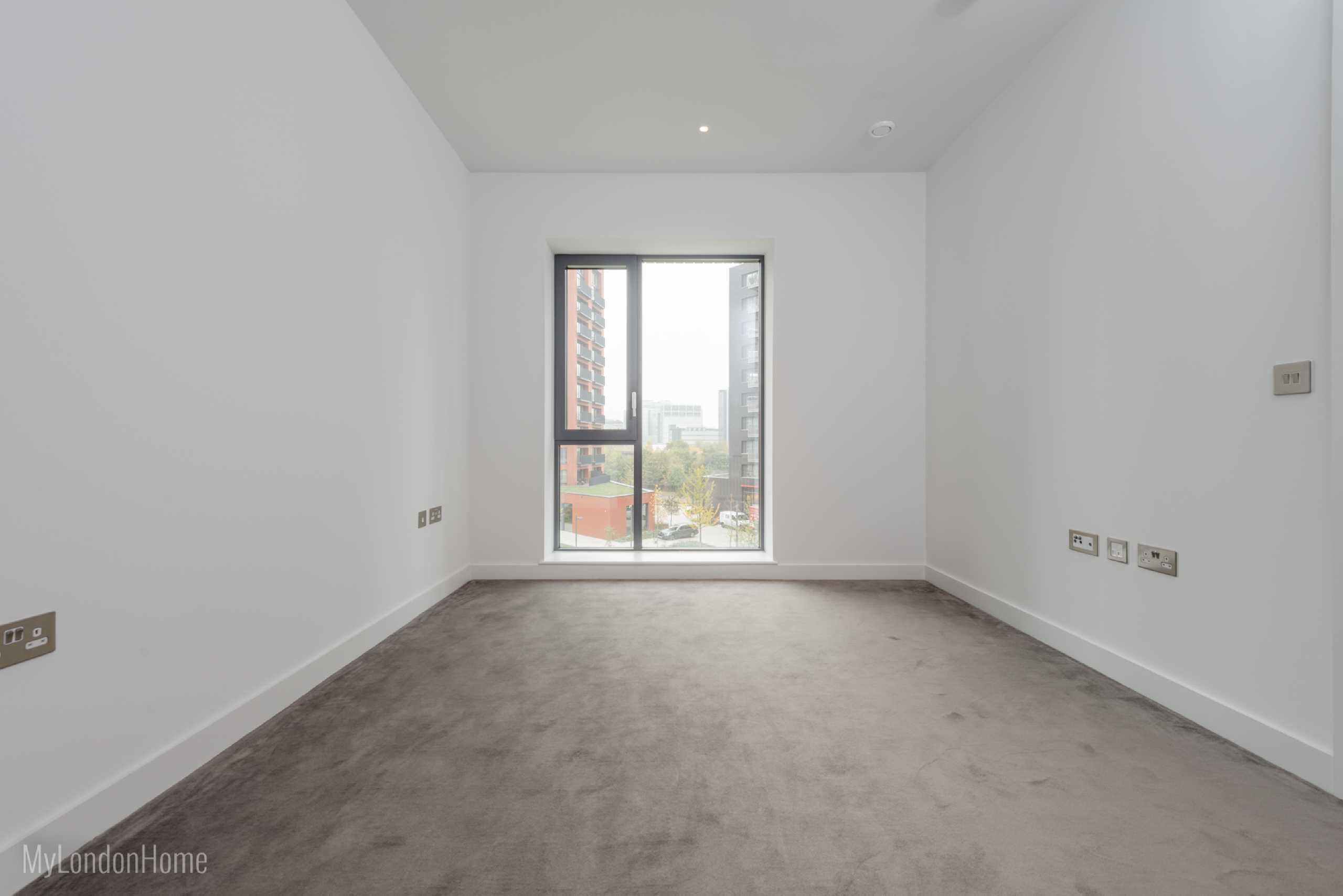 Flat Orchard Place in Greater London