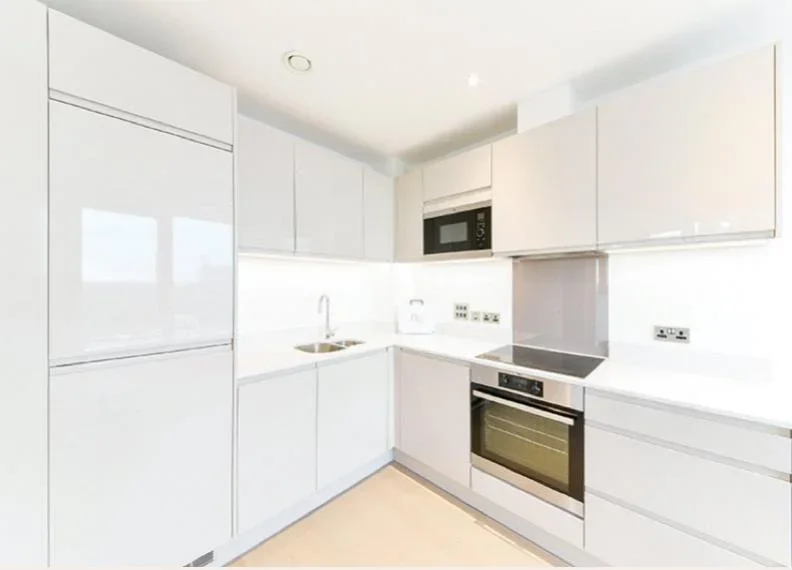 Flat Cambridge Road in Greater London