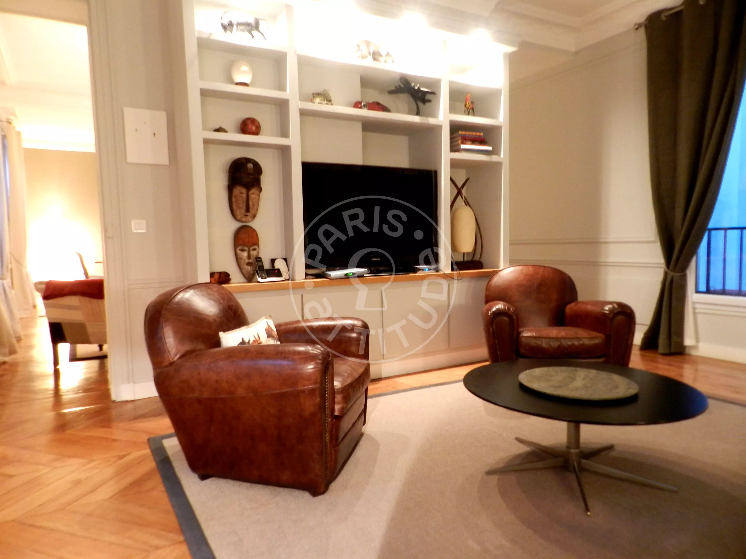 Flat Avenue Victor Hugo in Paris