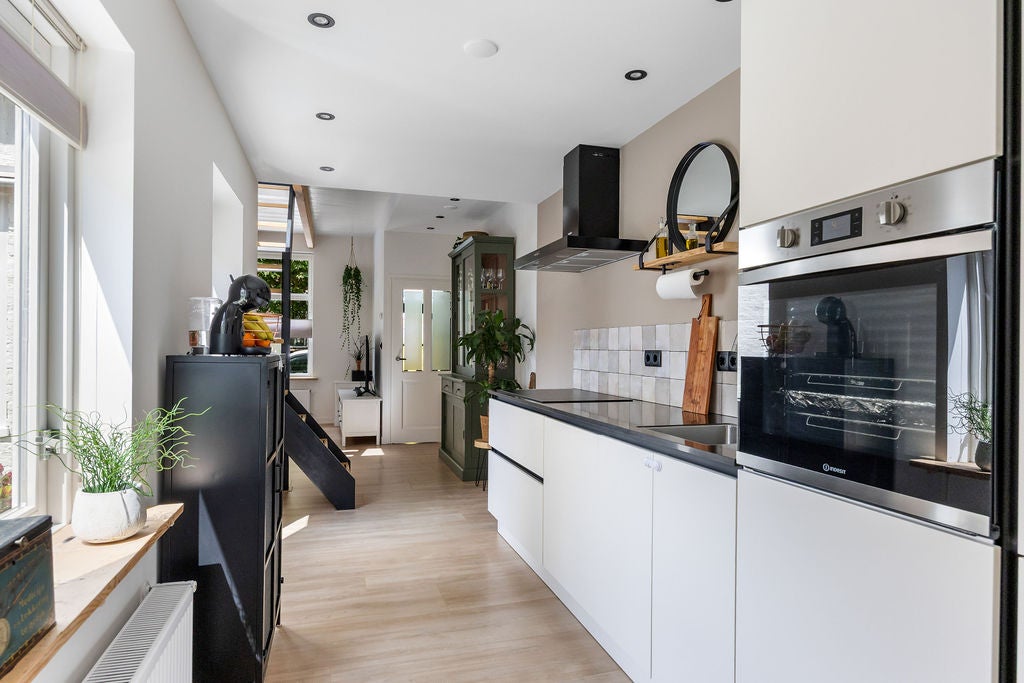 Tussenwoning te koop: Looxmastraat 44, Sneek
