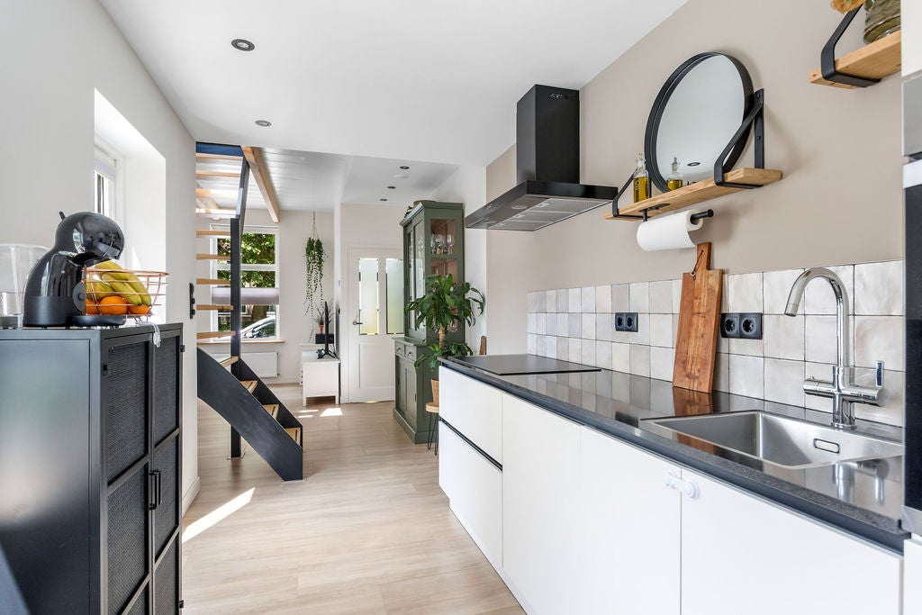 Tussenwoning te koop: Looxmastraat 44, Sneek