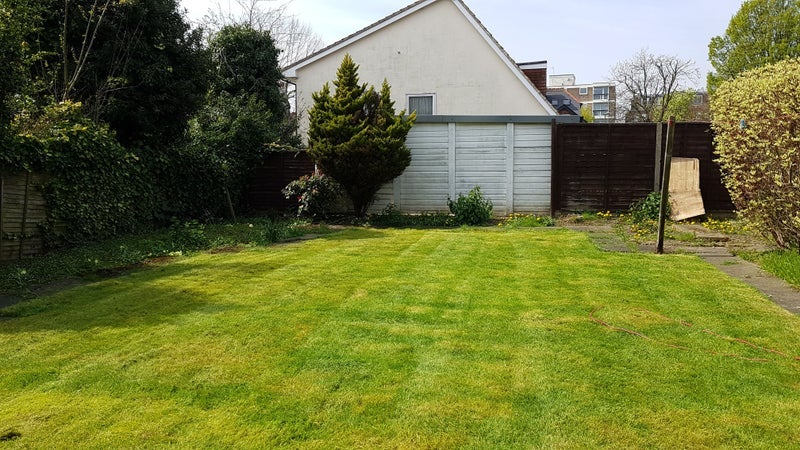 Room Derwent Crescent in Greater London