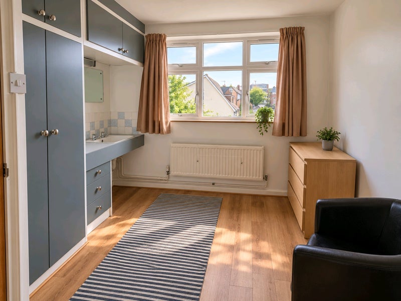 Room Derwent Crescent in Greater London
