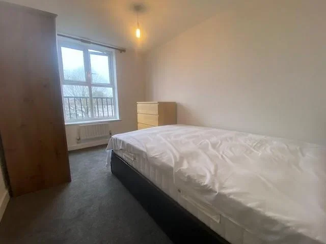 Flat Gareth Drive in Greater London