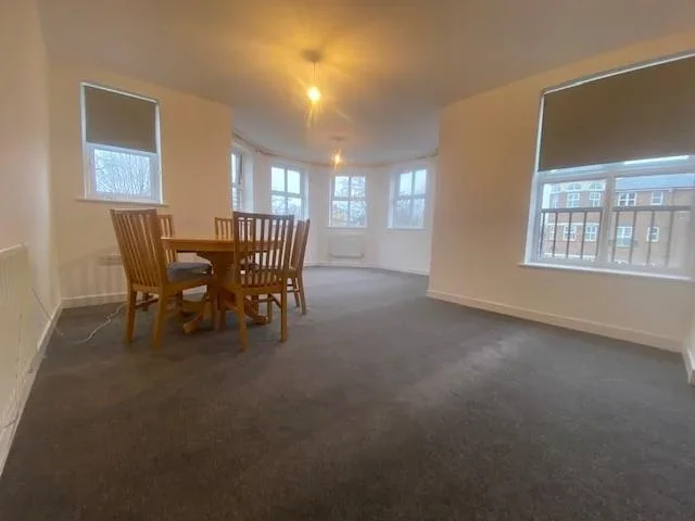 Flat Gareth Drive in Greater London