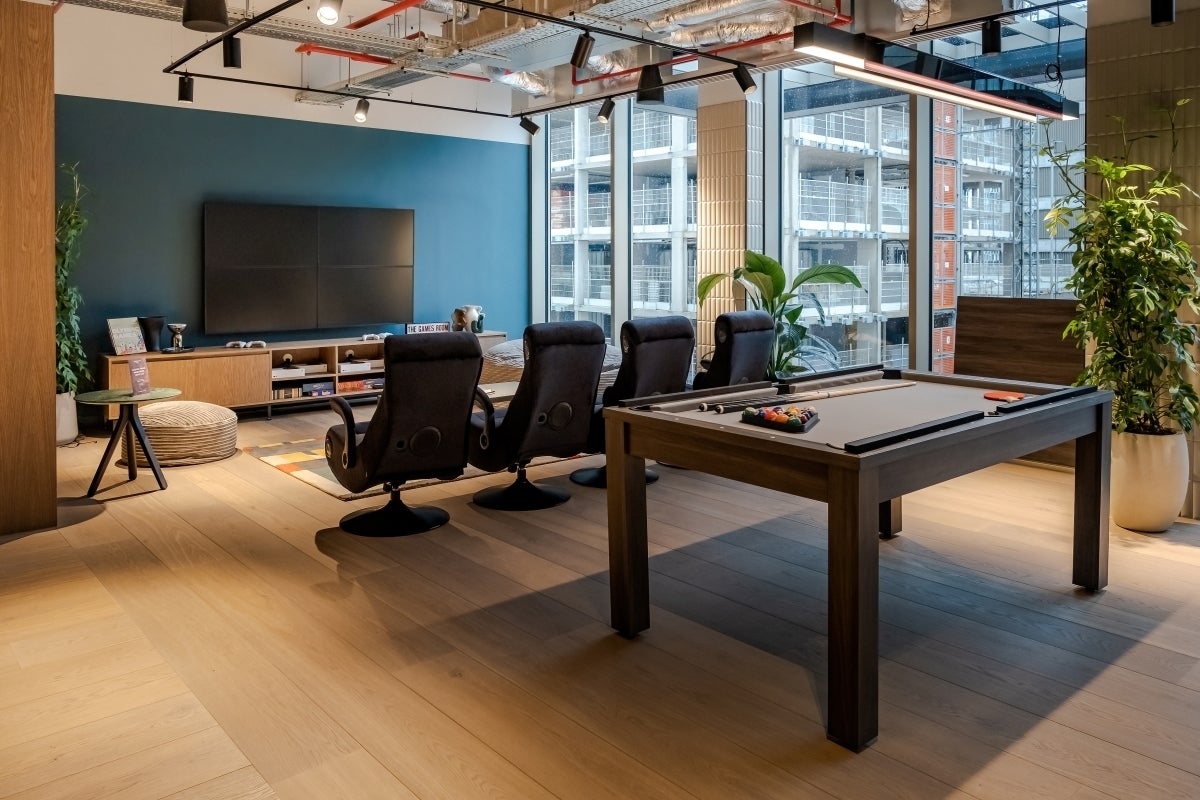 Flat Cherry Park Lane in Greater London