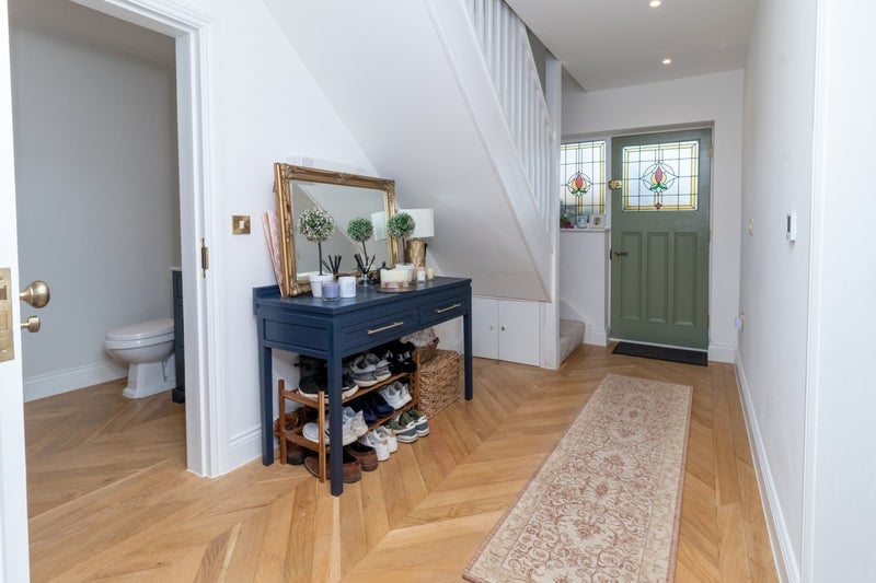 Room Westway Close in Greater London