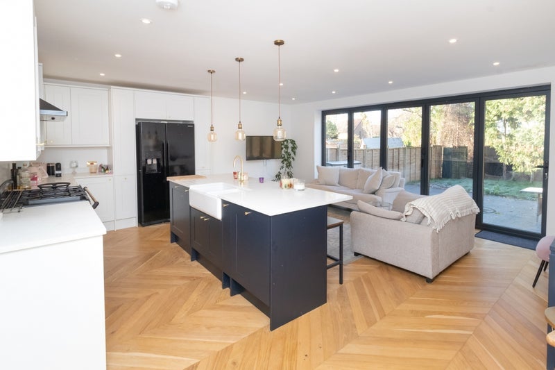 Room Westway Close in Greater London