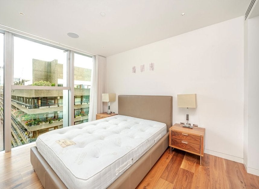 Flat Moor Lane in City of London
