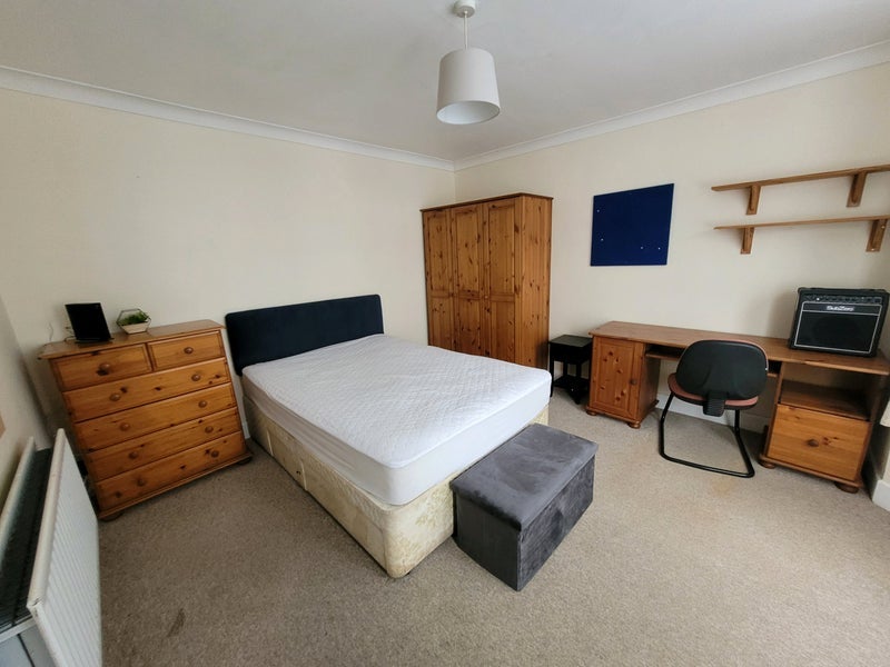 Room Ridley Road in Bournemouth