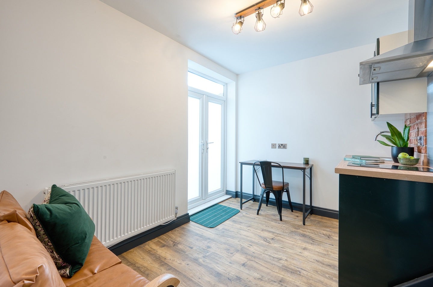 Room Breedon Hill Road in Derby