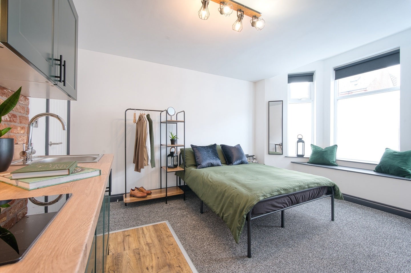 Room Breedon Hill Road in Derby