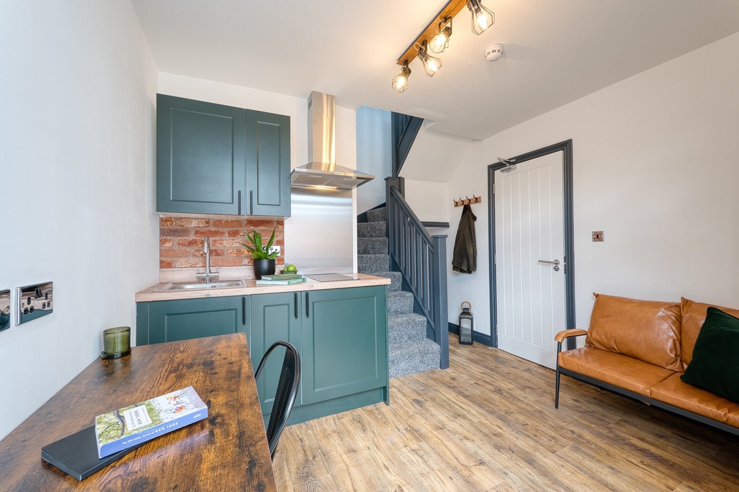 Room Breedon Hill Road in Derby