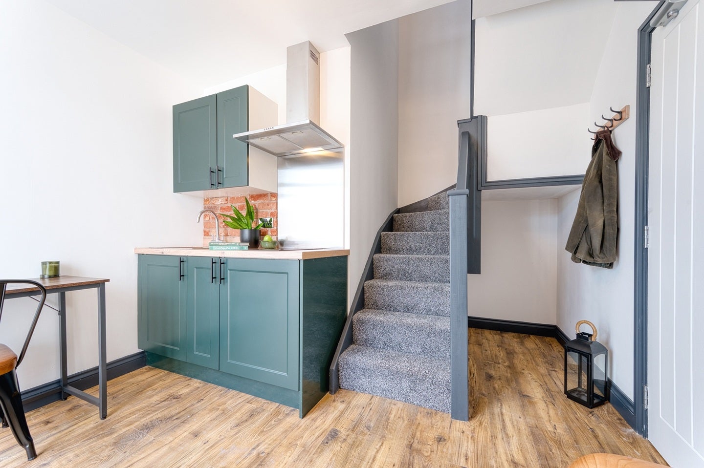 Room Breedon Hill Road in Derby