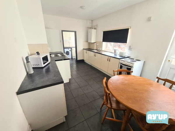 Room Highfield Road in Doncaster