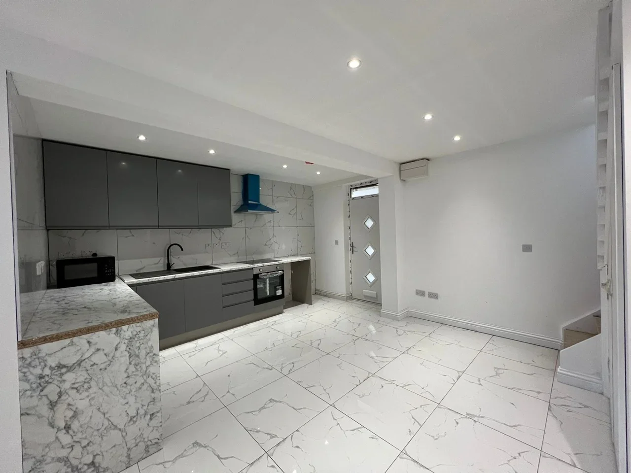 Flat Harmer Road in Dartford