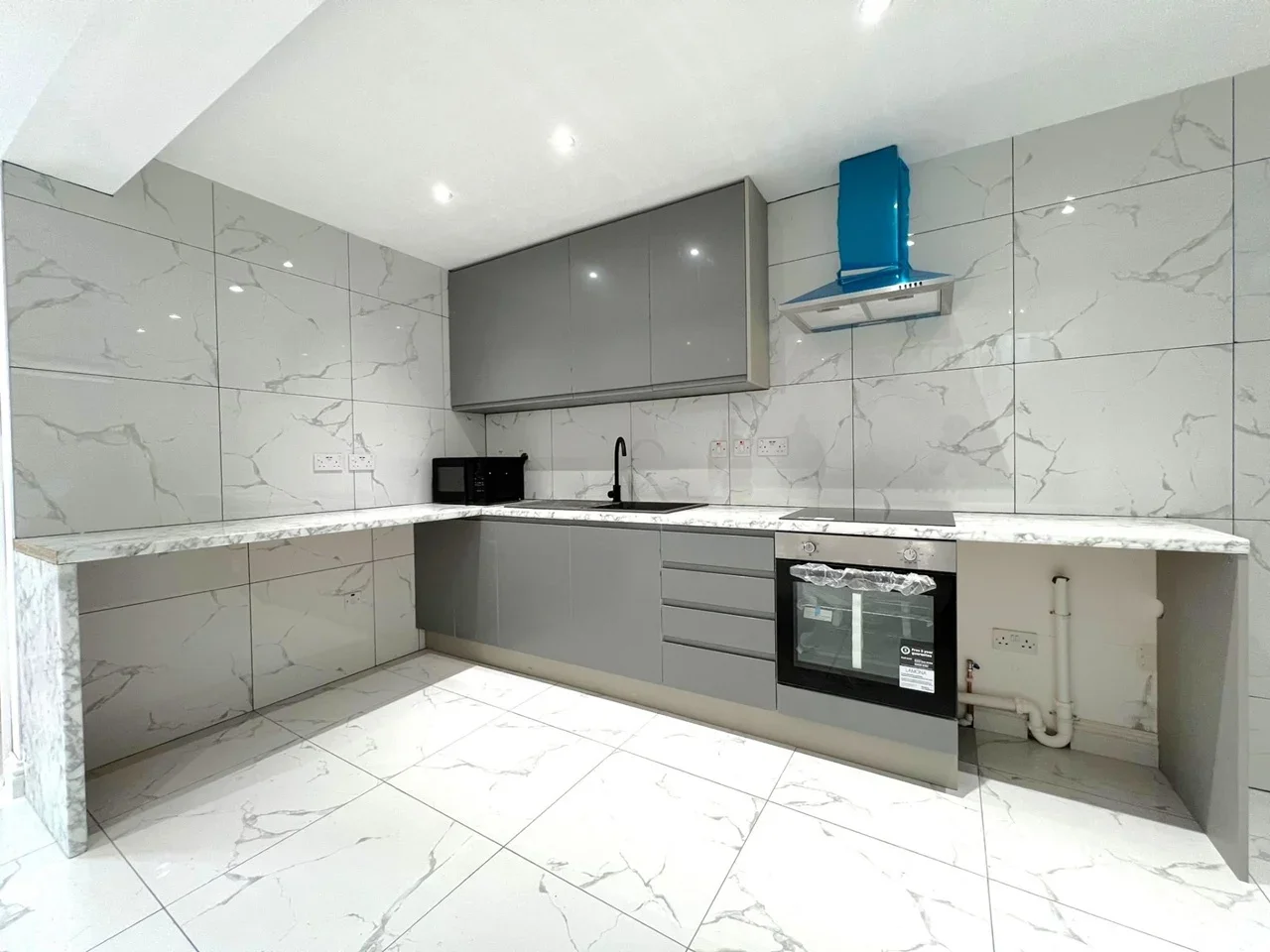 Flat Harmer Road in Dartford