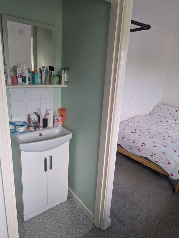 Room Kidder Road in Braintree