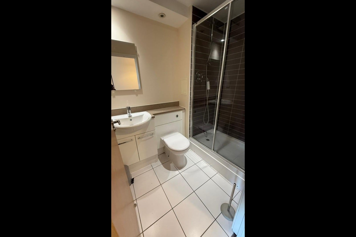 Room Blackwall Way in Greater London
