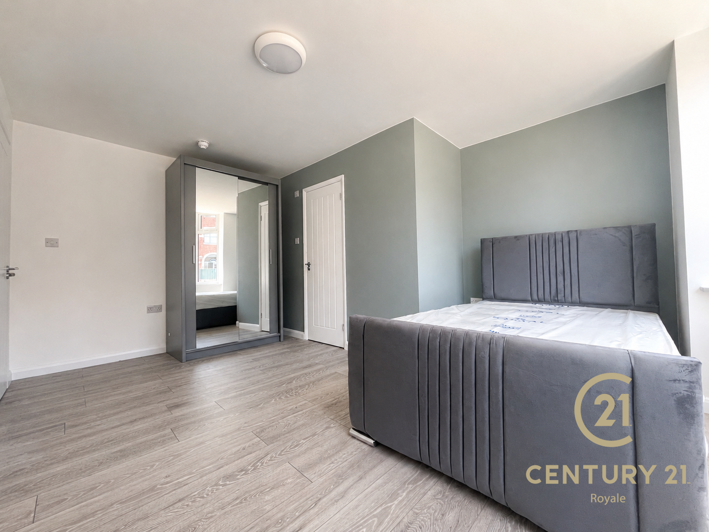 Room Surbiton Road in Greater London