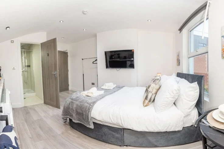 Flat Valnay Street in Greater London